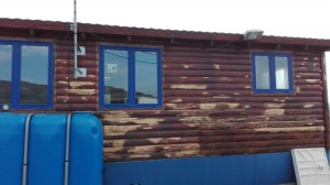 Casa de madera oficina antes de pintar